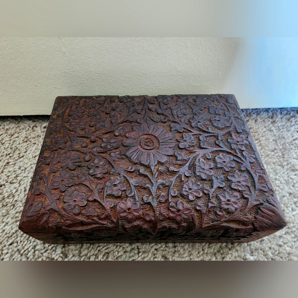 Wooden Jewellery Box (Hand Craved)